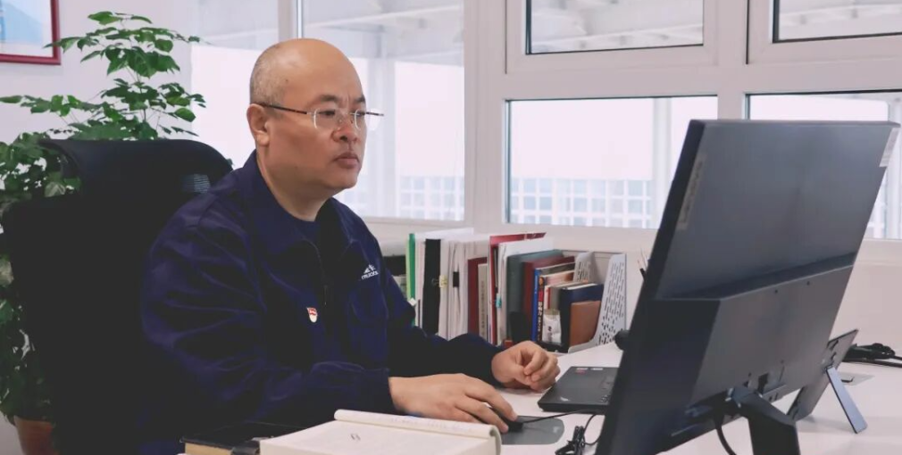 喜報|北汽重卡副總經(jīng)理魏本華榮獲“常州市勞動模范”榮譽稱號